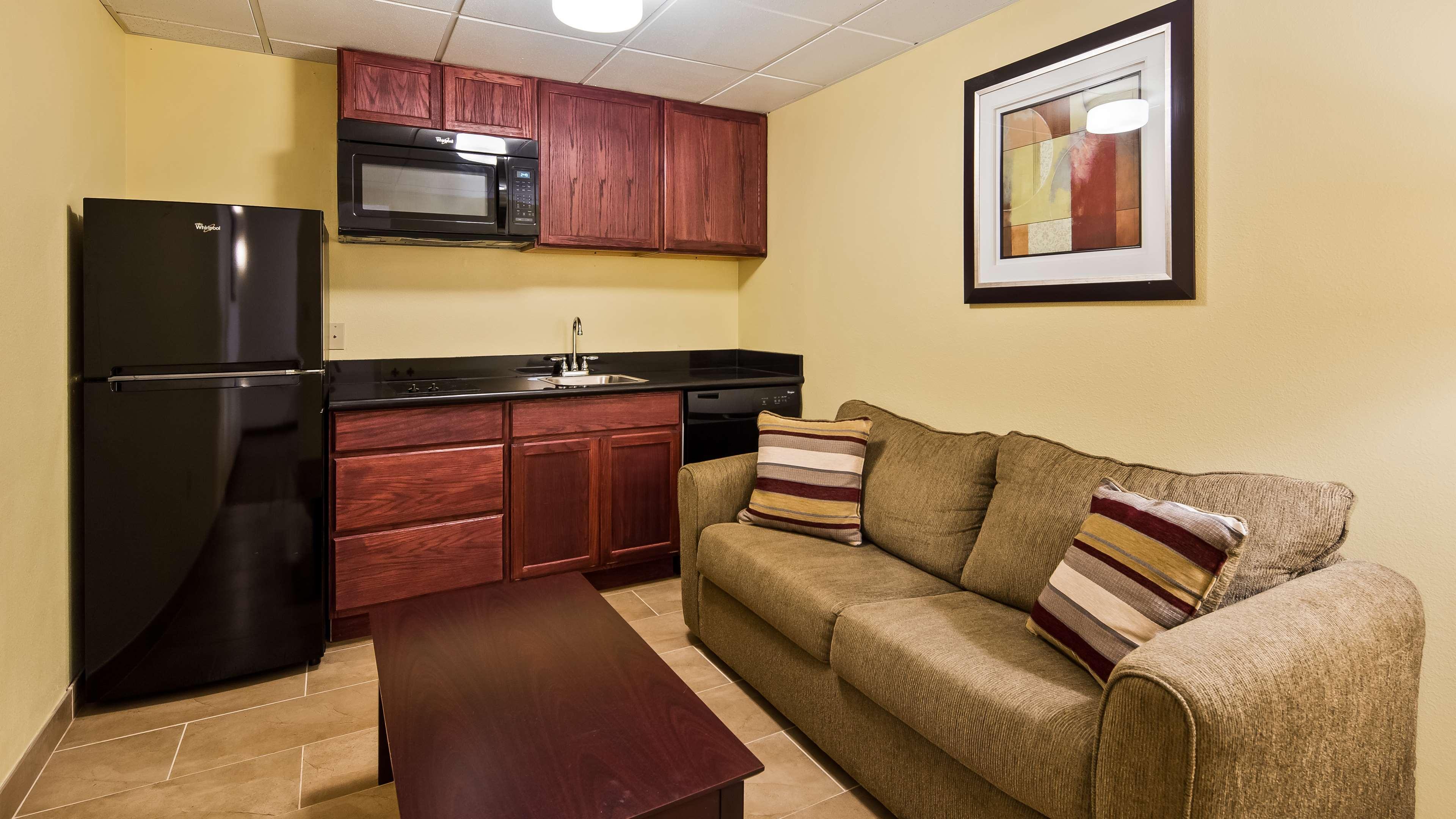 Best Western Airport Inn & Suites Cleveland Brook Park Esterno foto