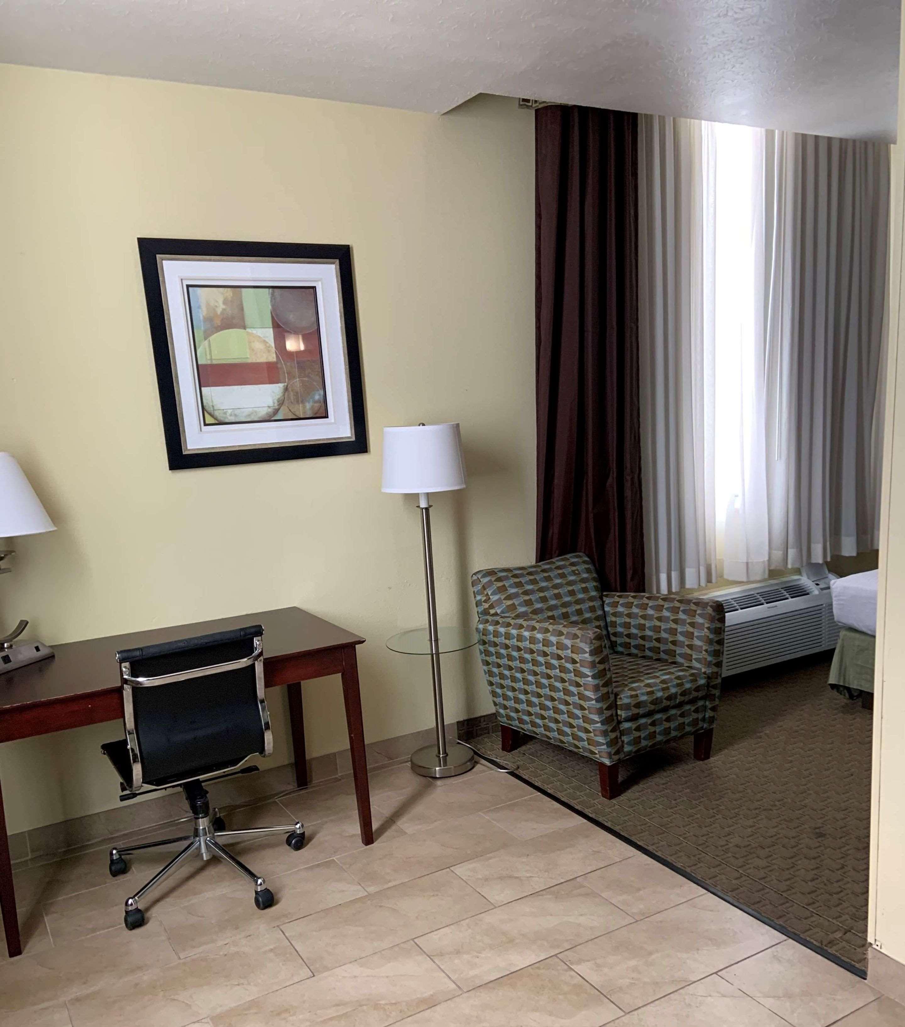 Best Western Airport Inn & Suites Cleveland Brook Park Esterno foto