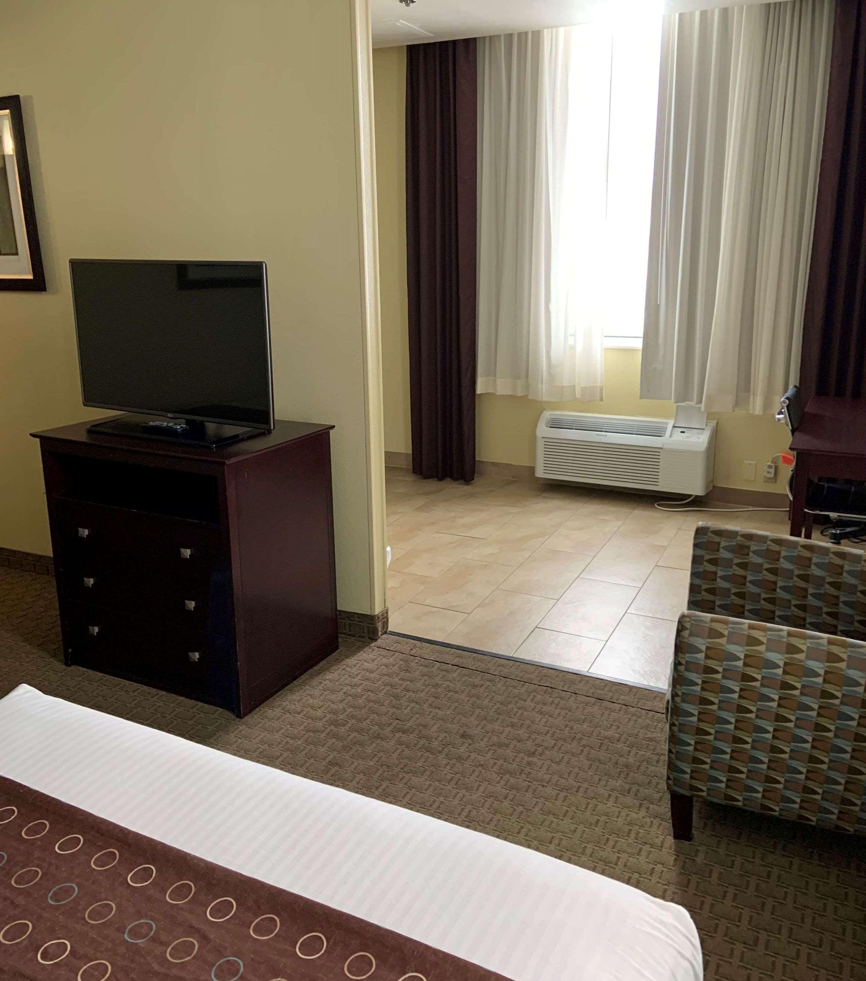 Best Western Airport Inn & Suites Cleveland Brook Park Esterno foto