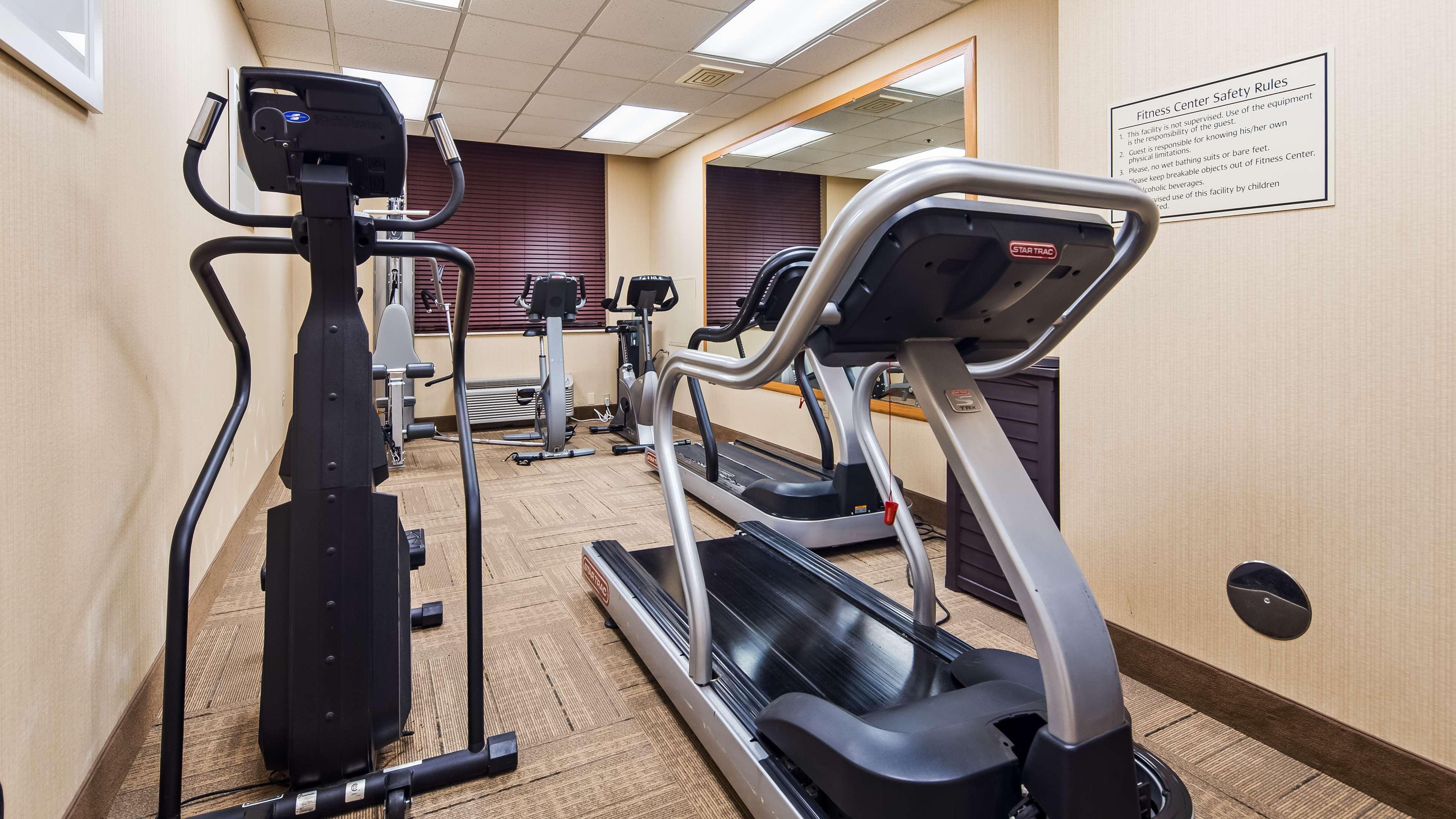 Best Western Airport Inn & Suites Cleveland Brook Park Esterno foto