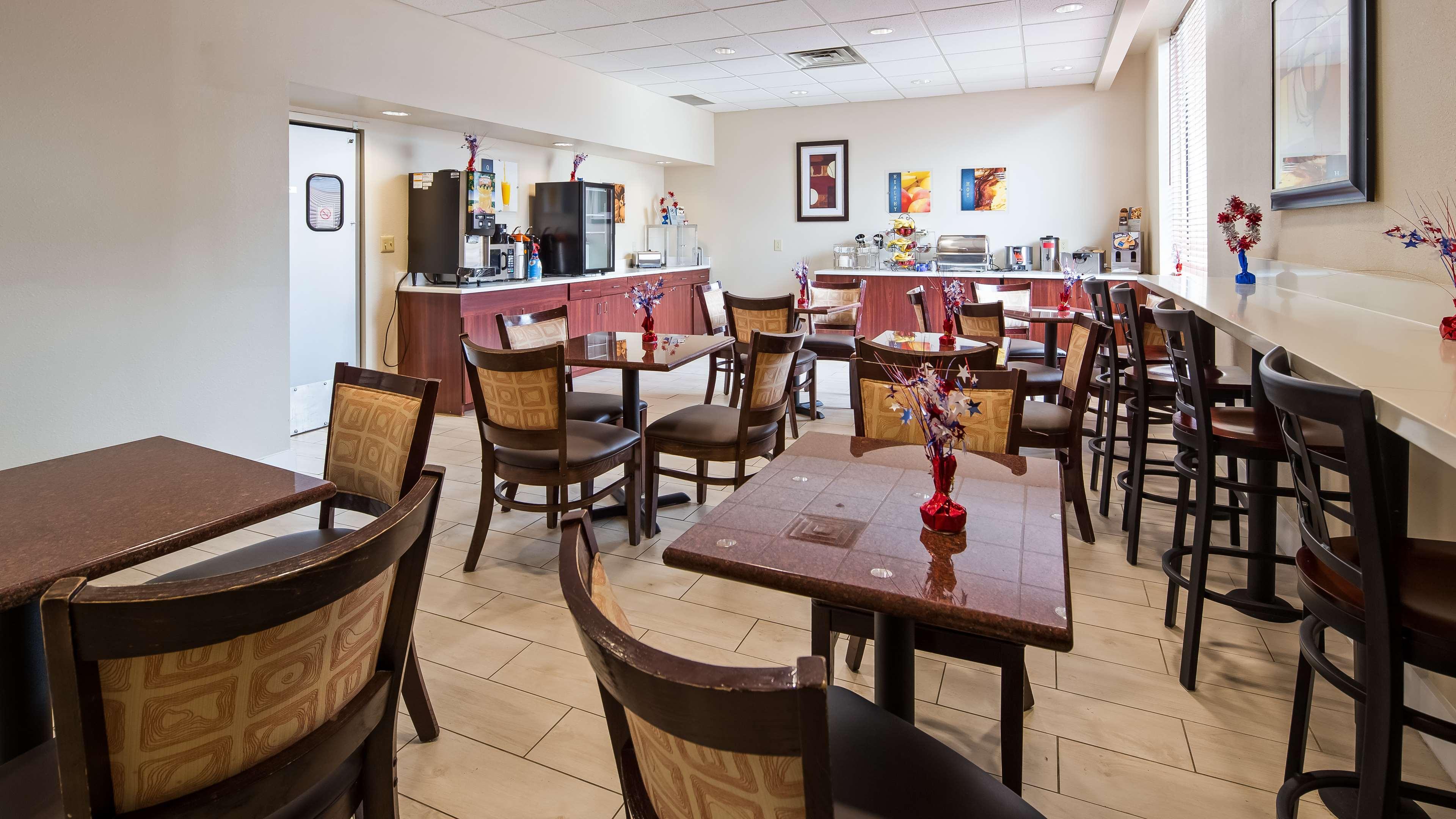 Best Western Airport Inn & Suites Cleveland Brook Park Esterno foto