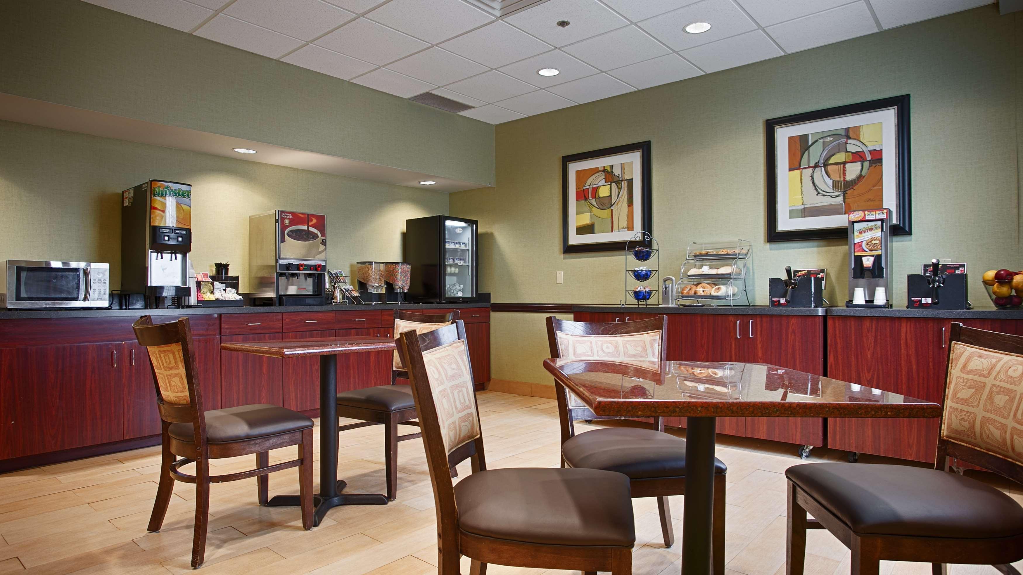 Best Western Airport Inn & Suites Cleveland Brook Park Esterno foto