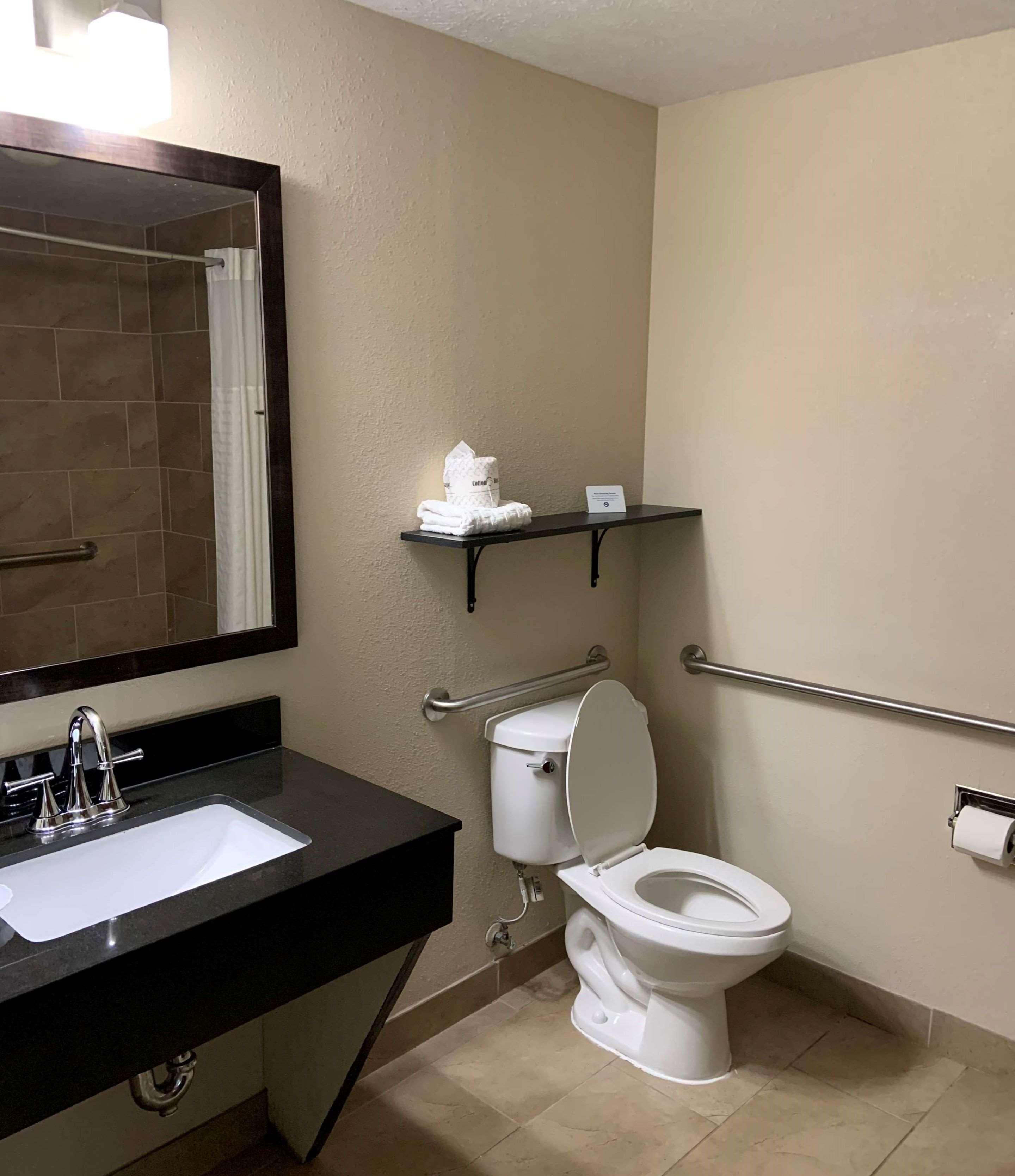 Best Western Airport Inn & Suites Cleveland Brook Park Esterno foto