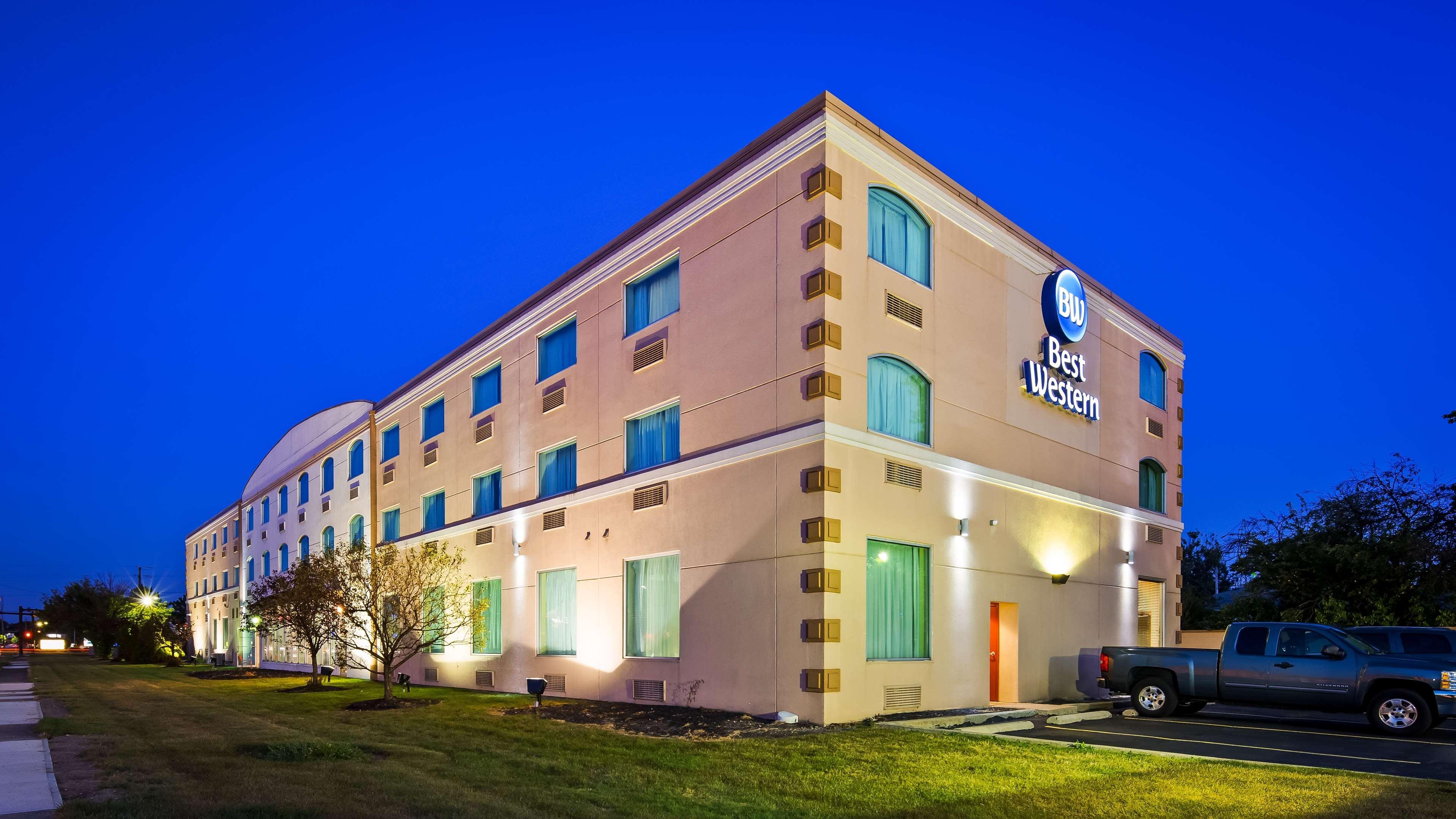 Best Western Airport Inn & Suites Cleveland Brook Park Esterno foto