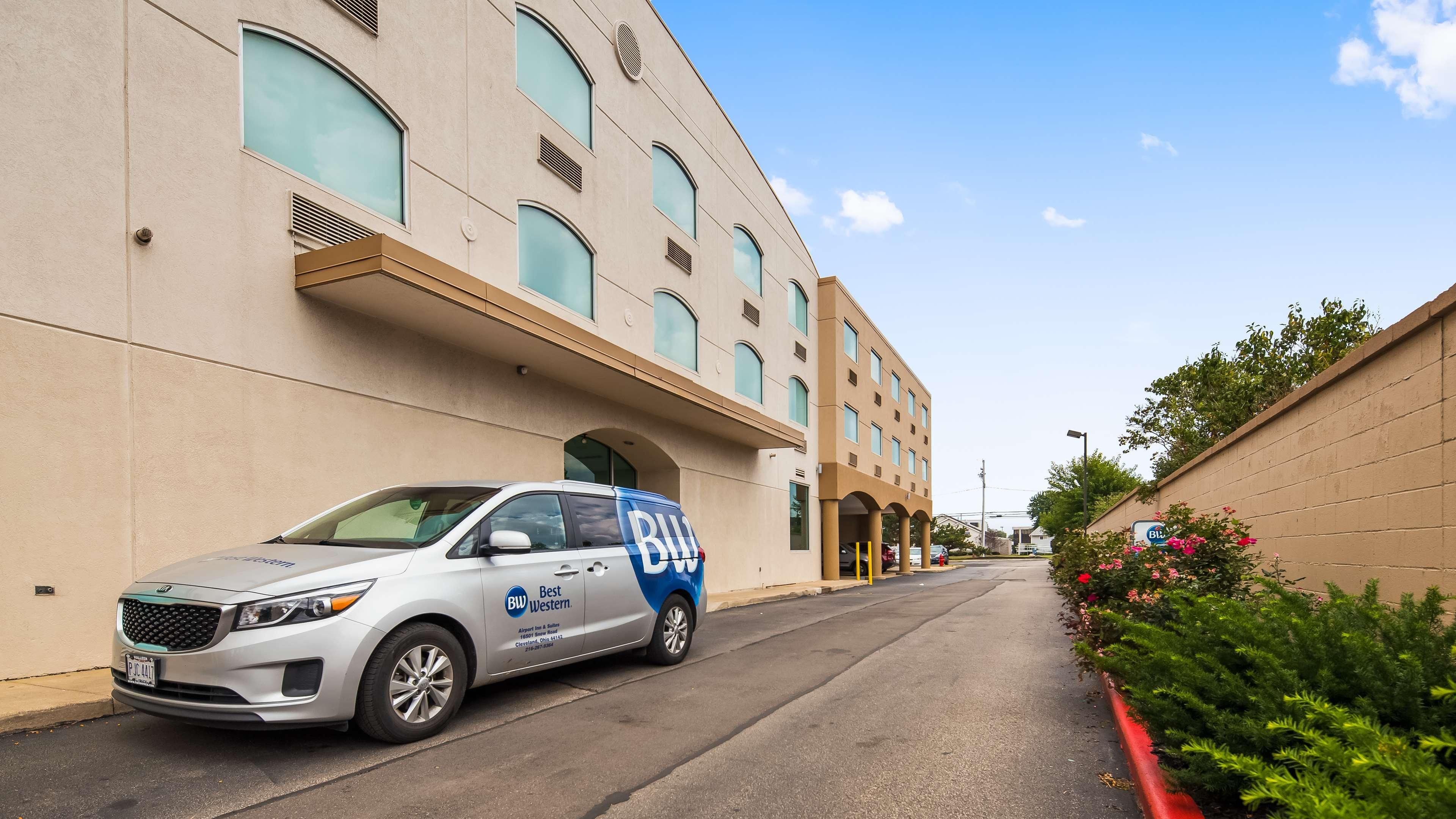 Best Western Airport Inn & Suites Cleveland Brook Park Esterno foto