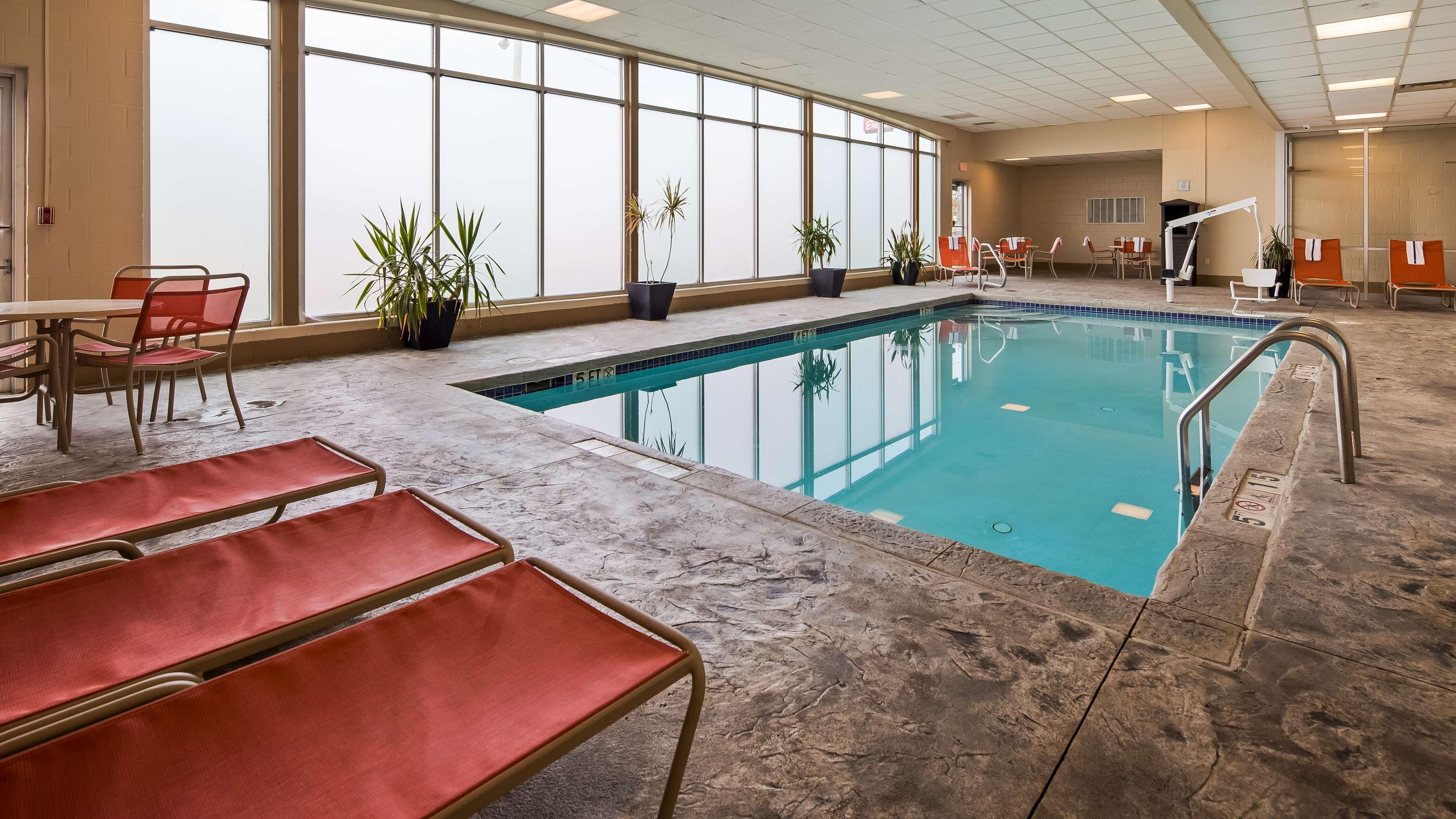 Best Western Airport Inn & Suites Cleveland Brook Park Esterno foto