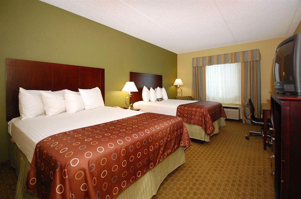 Best Western Airport Inn & Suites Cleveland Brook Park Esterno foto