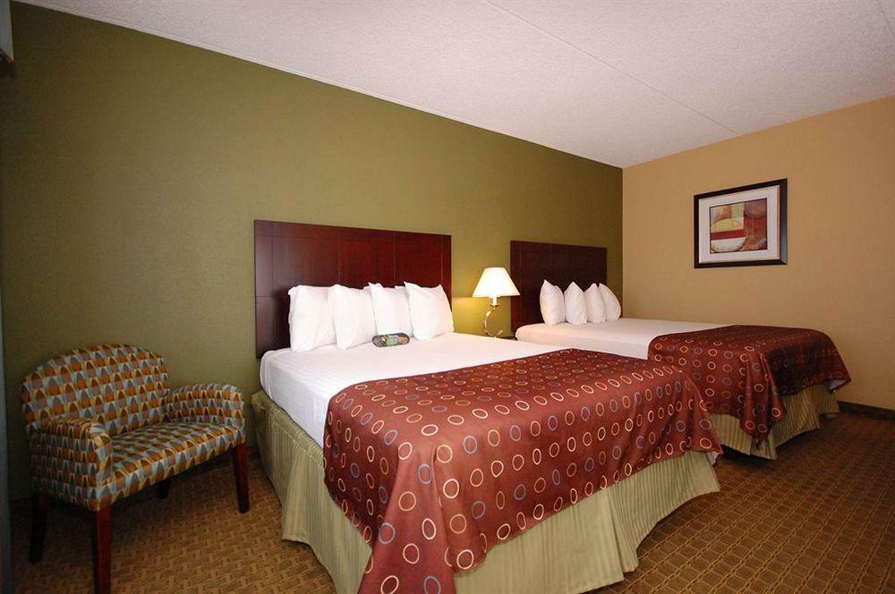 Best Western Airport Inn & Suites Cleveland Brook Park Esterno foto