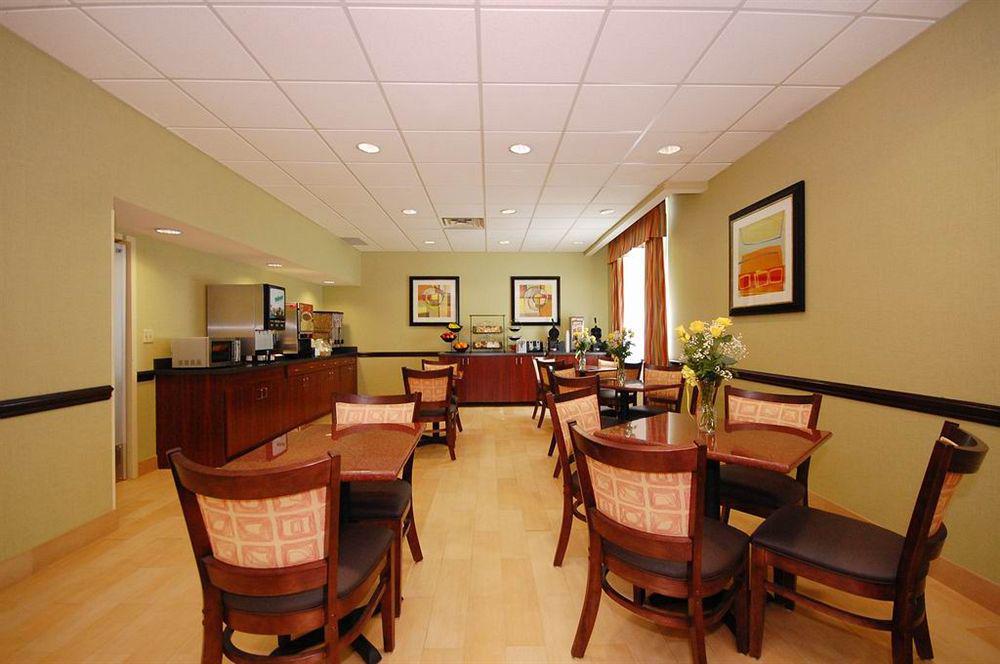 Best Western Airport Inn & Suites Cleveland Brook Park Ristorante foto